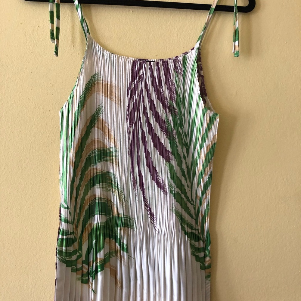 Spaghetti strap tank - NWT - Magic satin